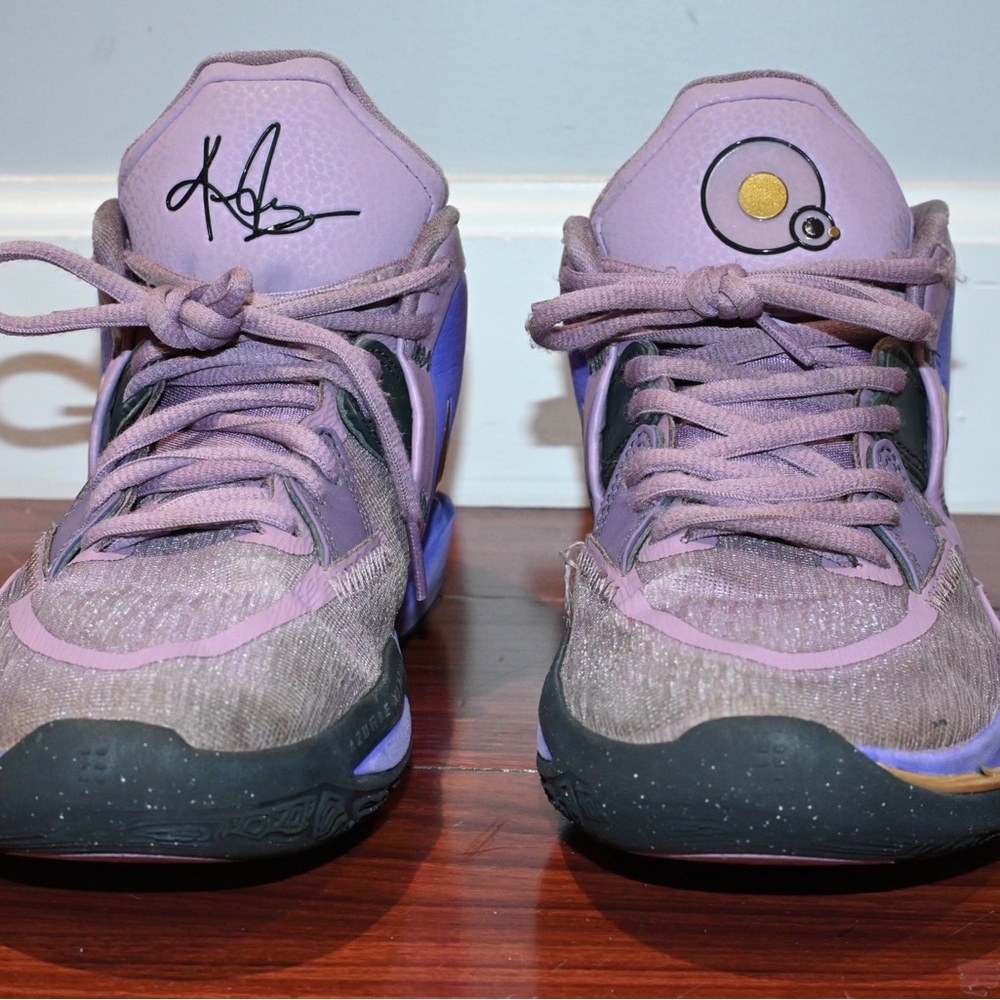 Size 5y - Kid's Nike Kyrie Infinity Amethyst Wave (Without box)